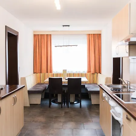 Apartamento A Casa Kristall